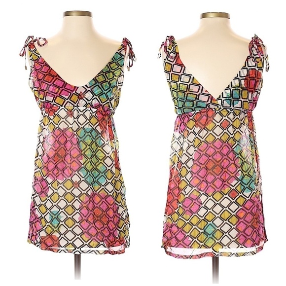 Trina Turk Tops - Trina Turk geometric 100% silk shoulder tie tunic size XS